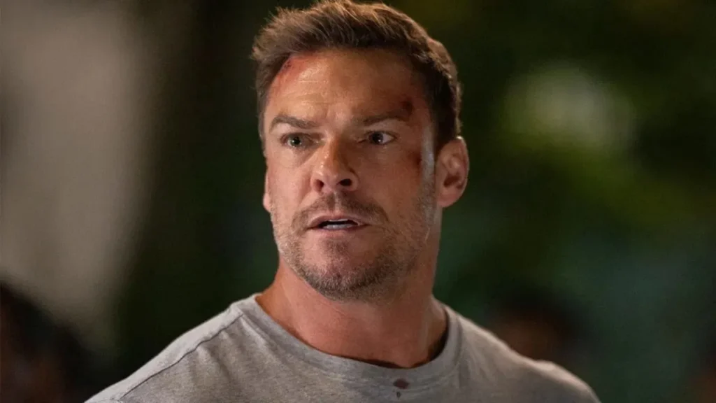Alan Ritchson negocia para substituir Jason Momoa e liderar o filme de Helldivers na Sony com diretor de Velozes e Furiosos