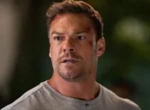 Alan Ritchson negocia para substituir Jason Momoa e liderar o filme de Helldivers na Sony com diretor de Velozes e Furiosos